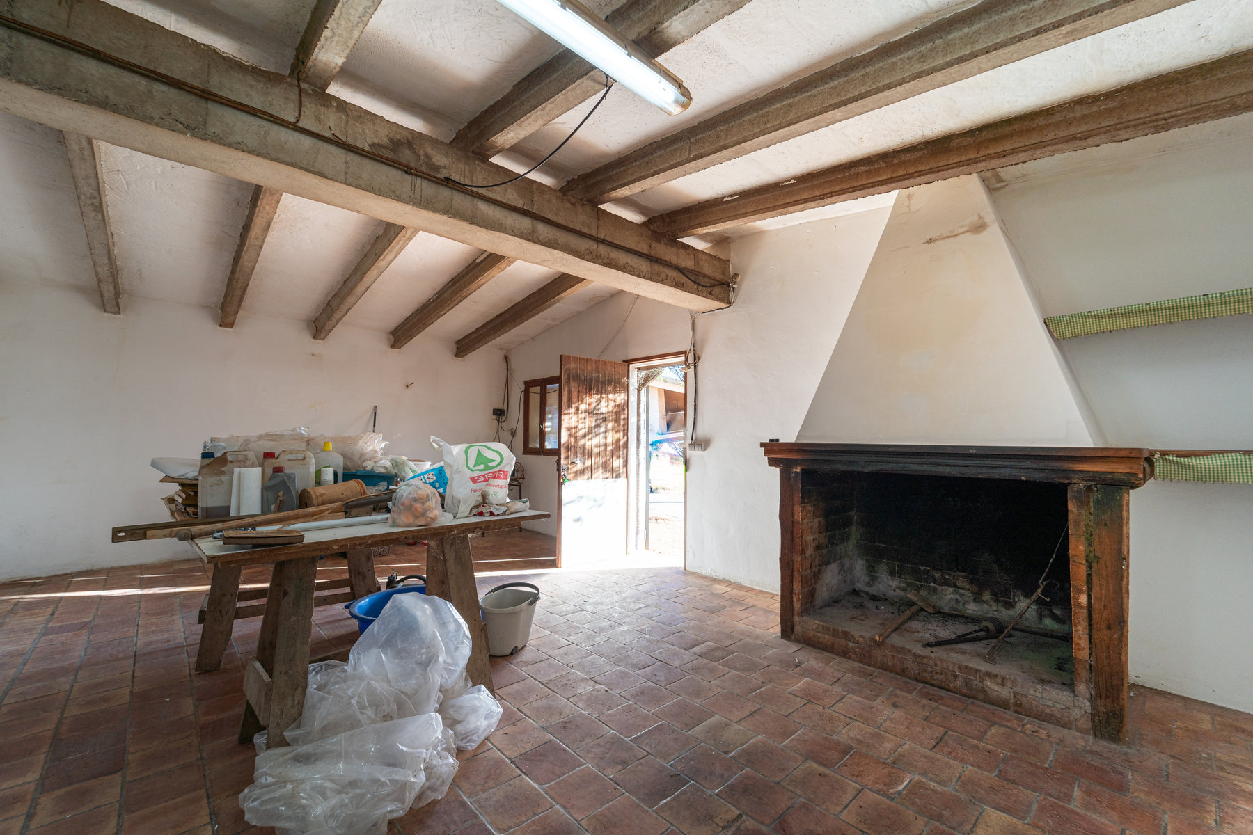 1408-Country-Estate-for-sale-next-to-Llucmajor.17.jpg Rustikale Finca mit eigenem Brunnen und Bergblick bei Llucmajor