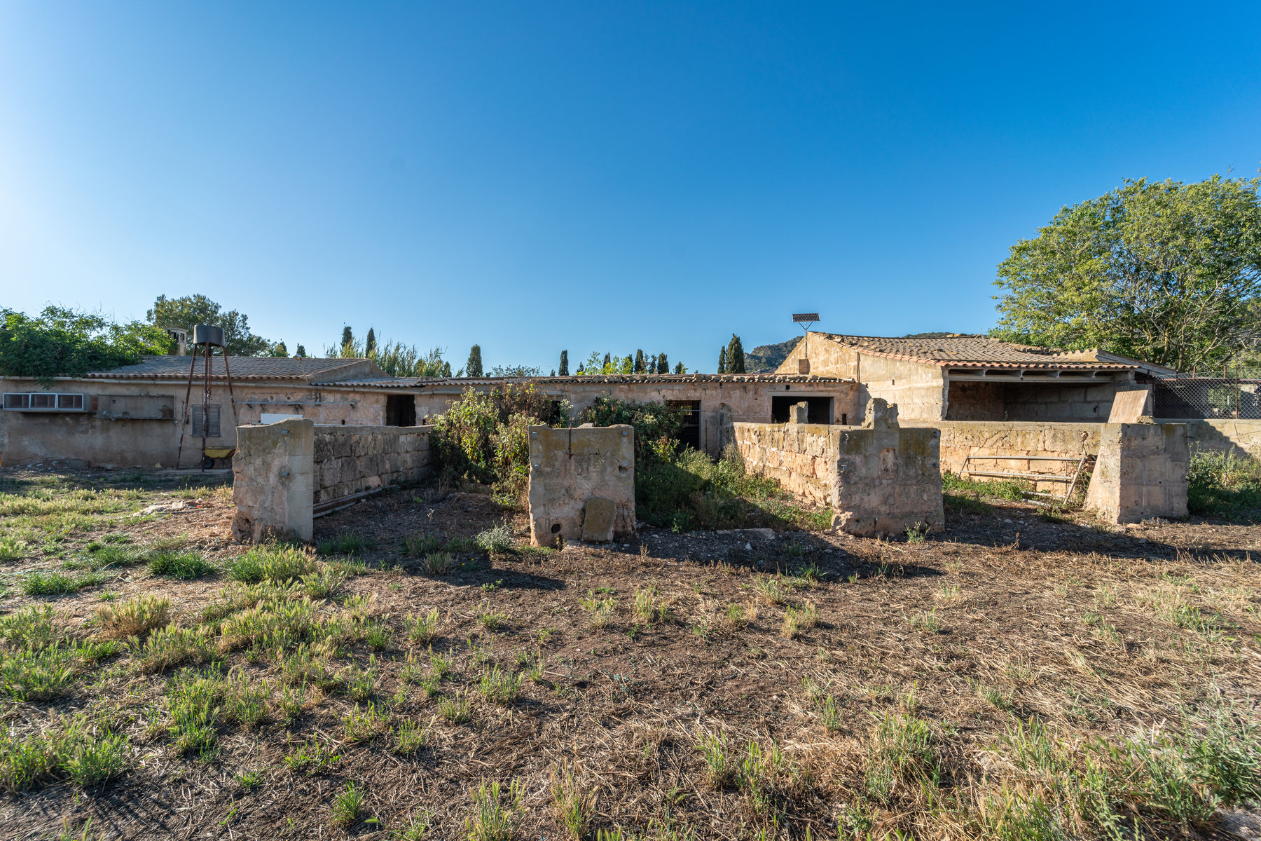 1408-Country-Estate-for-sale-next-to-Llucmajor.6.jpg Rustikale Finca mit eigenem Brunnen und Bergblick bei Llucmajor