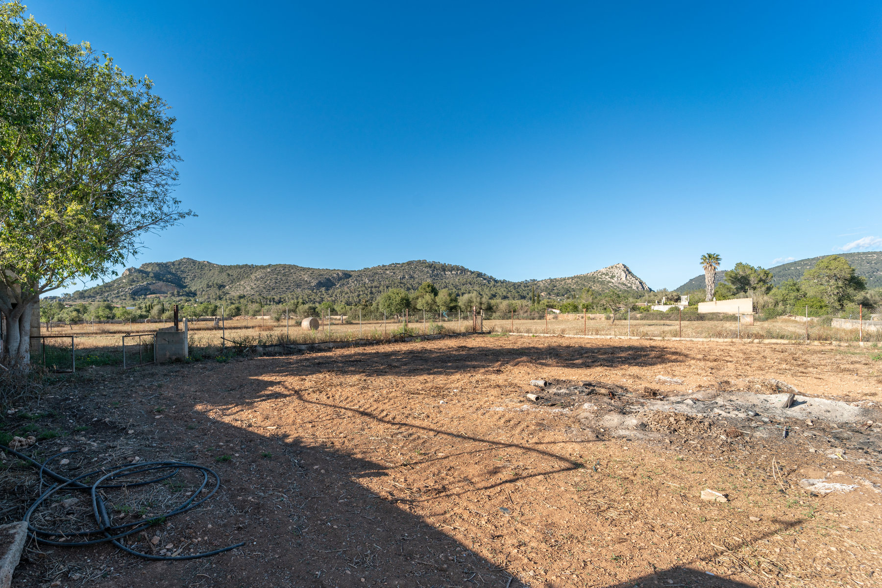 1408-Country-Estate-for-sale-next-to-Llucmajor.8.jpg Rustikale Finca mit eigenem Brunnen und Bergblick bei Llucmajor