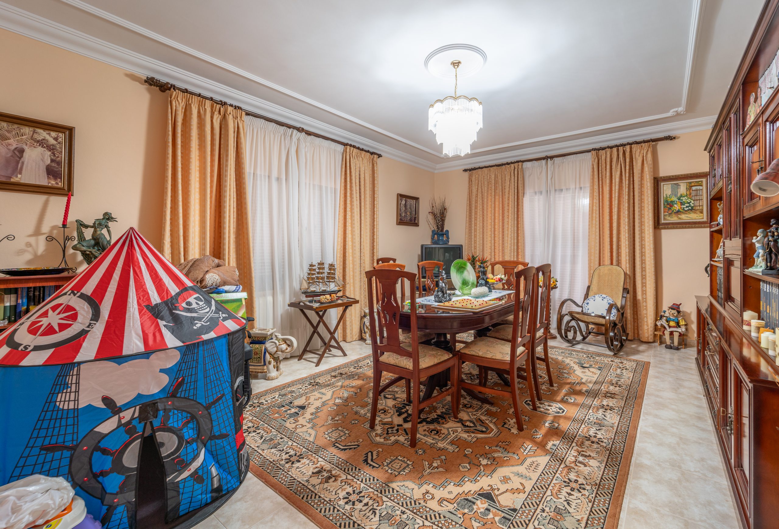 1411-Spacious-villa-for-sale-in-Portocolom-with-swimming-pool.-14-scaled.jpg Chalet independiente con vistas al mar en Portocolom: 490 m² y piscina
