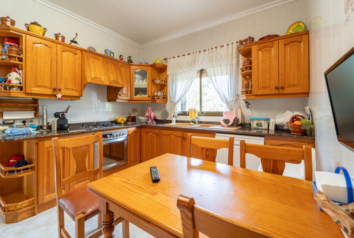 Chalet independiente con vistas al mar en Portocolom: 490 m² y piscina