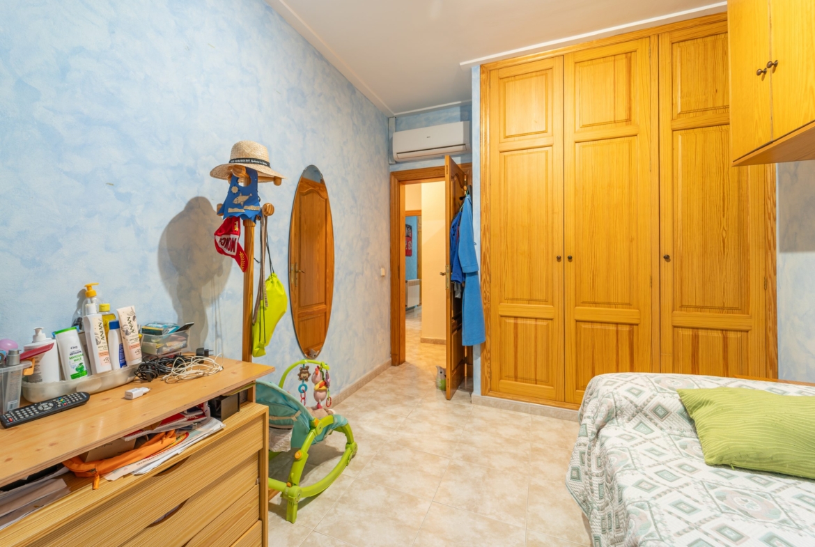 Chalet independiente con vistas al mar en Portocolom: 490 m² y piscina