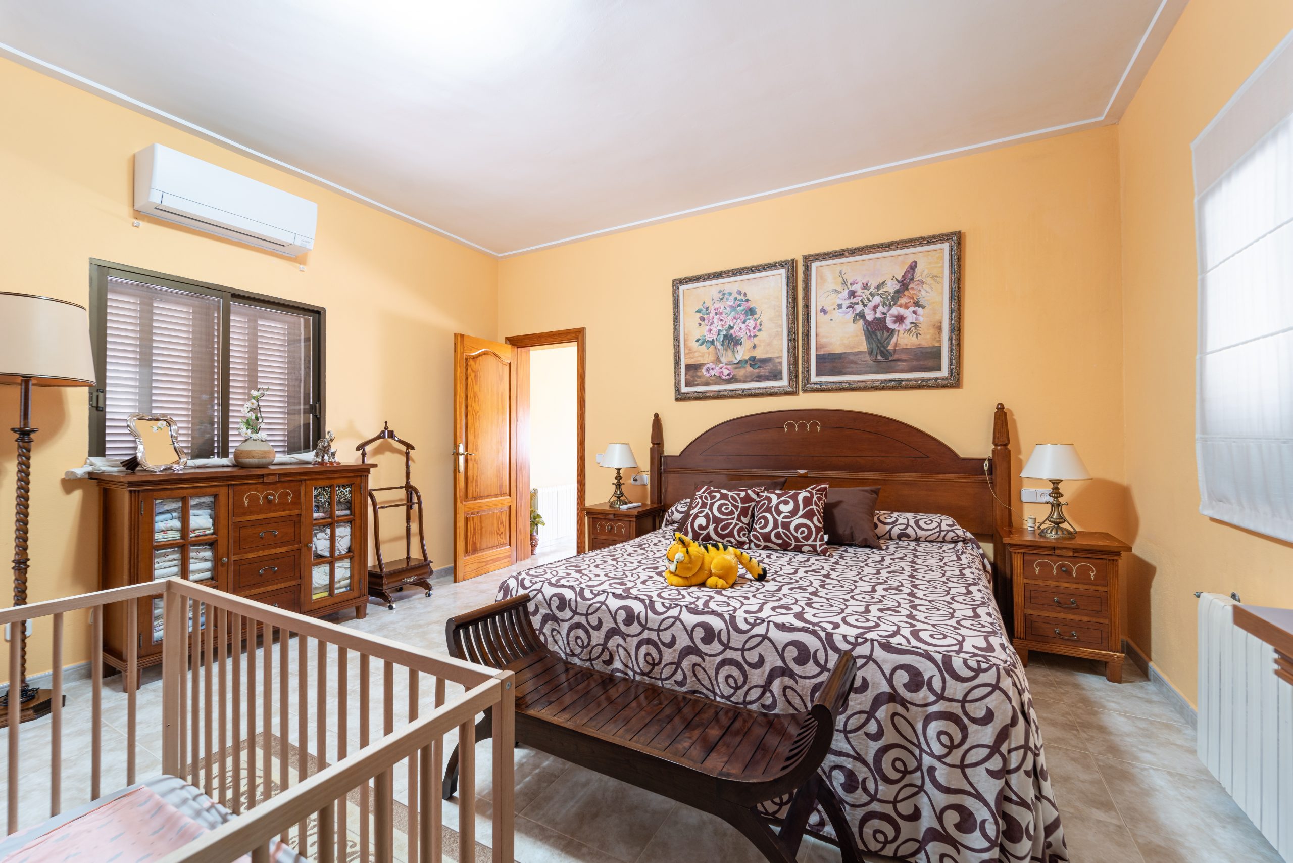 1411-Spacious-villa-for-sale-in-Portocolom-with-swimming-pool.-33-scaled.jpg Chalet independiente con vistas al mar en Portocolom: 490 m² y piscina