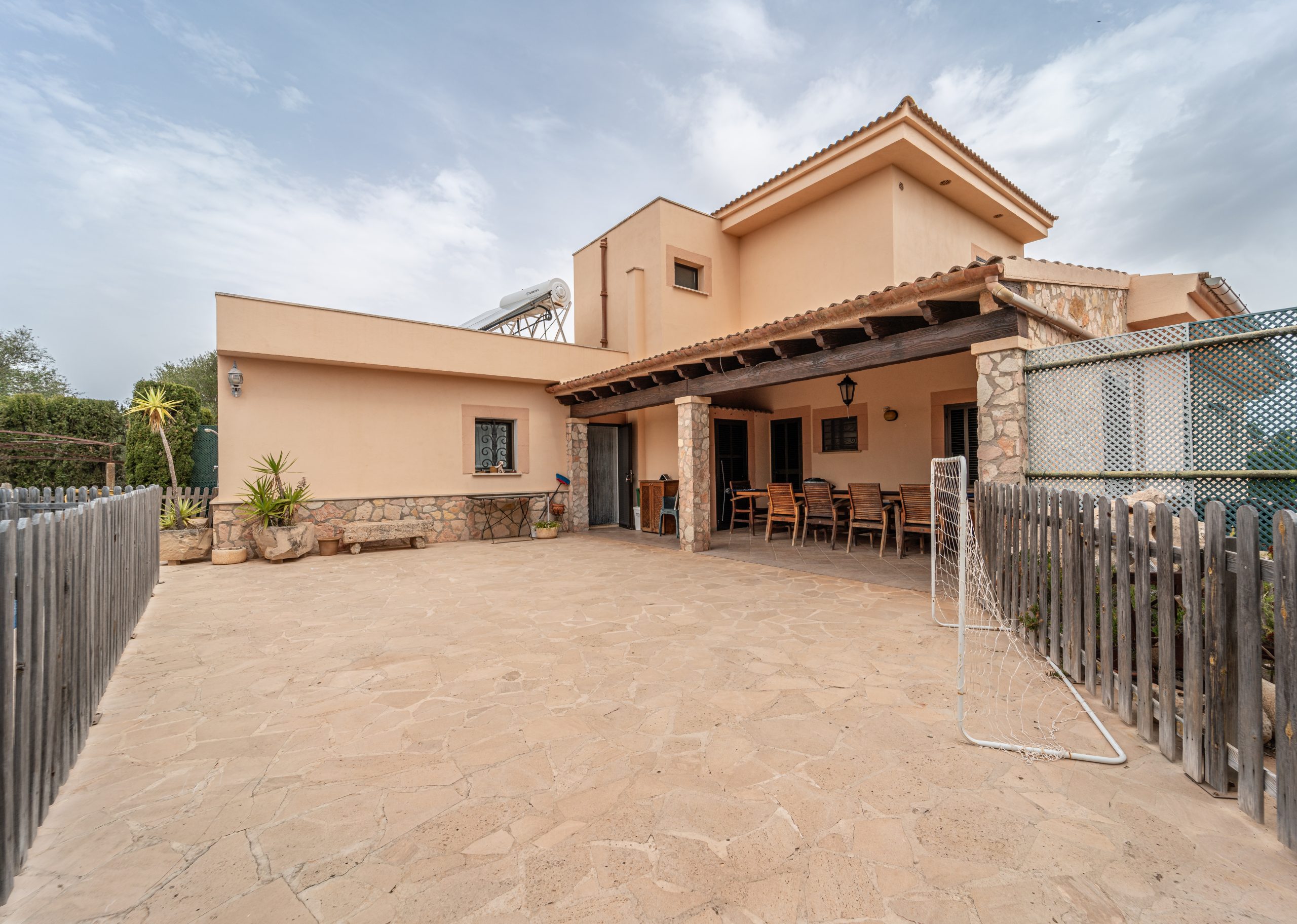 1411-Spacious-villa-for-sale-in-Portocolom-with-swimming-pool.-5-scaled.jpg Chalet independiente con vistas al mar en Portocolom: 490 m² y piscina