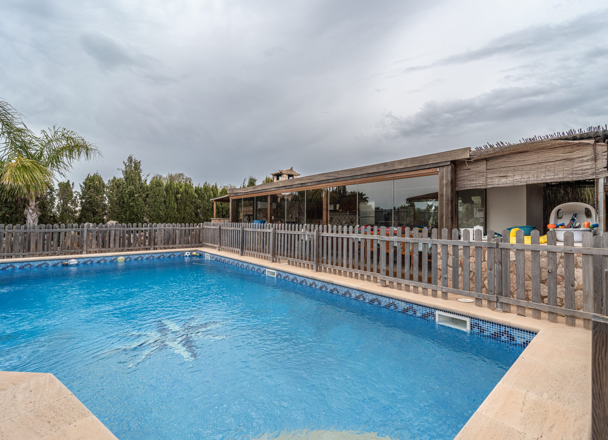 1411-Spacious-villa-for-sale-in-Portocolom-with-swimming-pool.-9-scaled.jpg Chalet independiente con vistas al mar en Portocolom: 490 m² y piscina