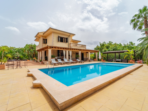 Casa de campo con piscina y finca en Bunyola, Mallorca