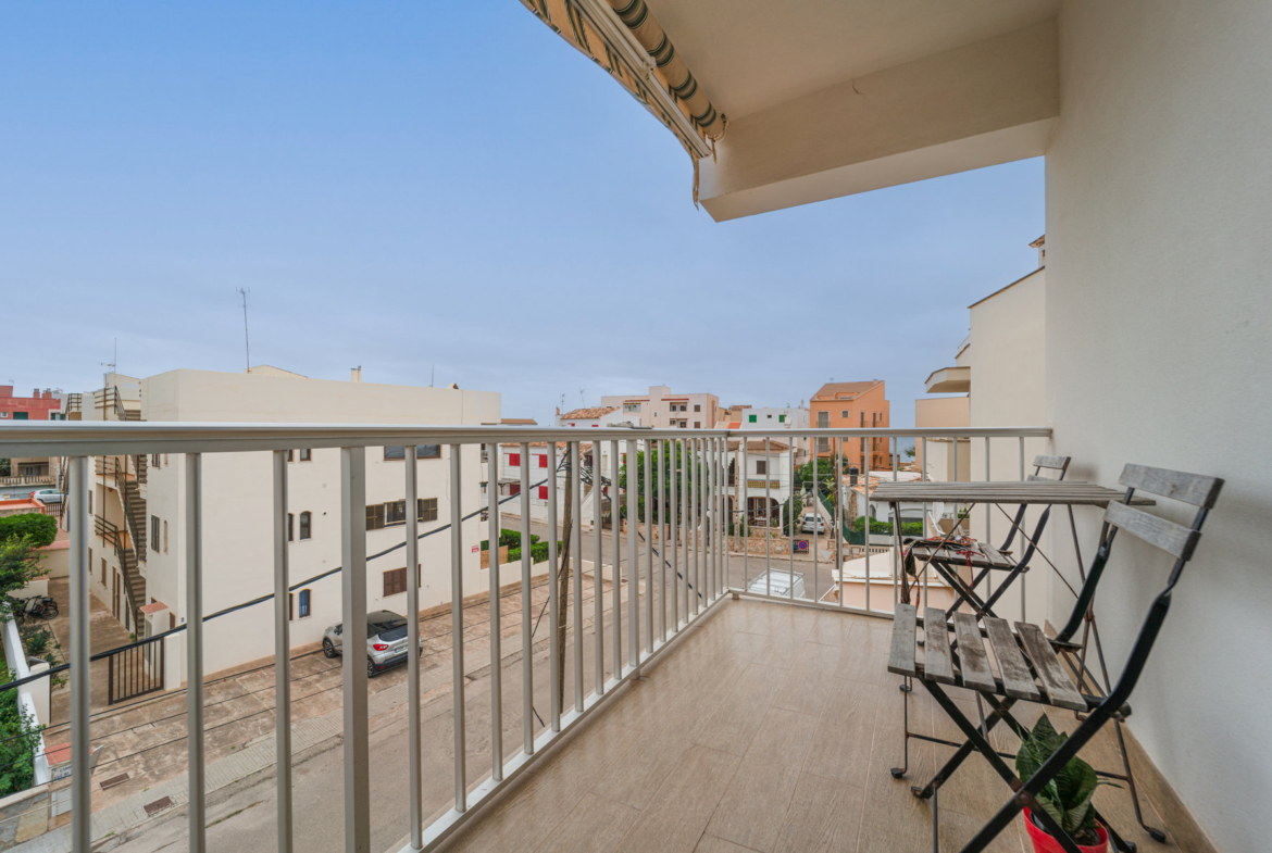 Piso reformado con balcón en Colonia de Sant Jordi · 3 hab.