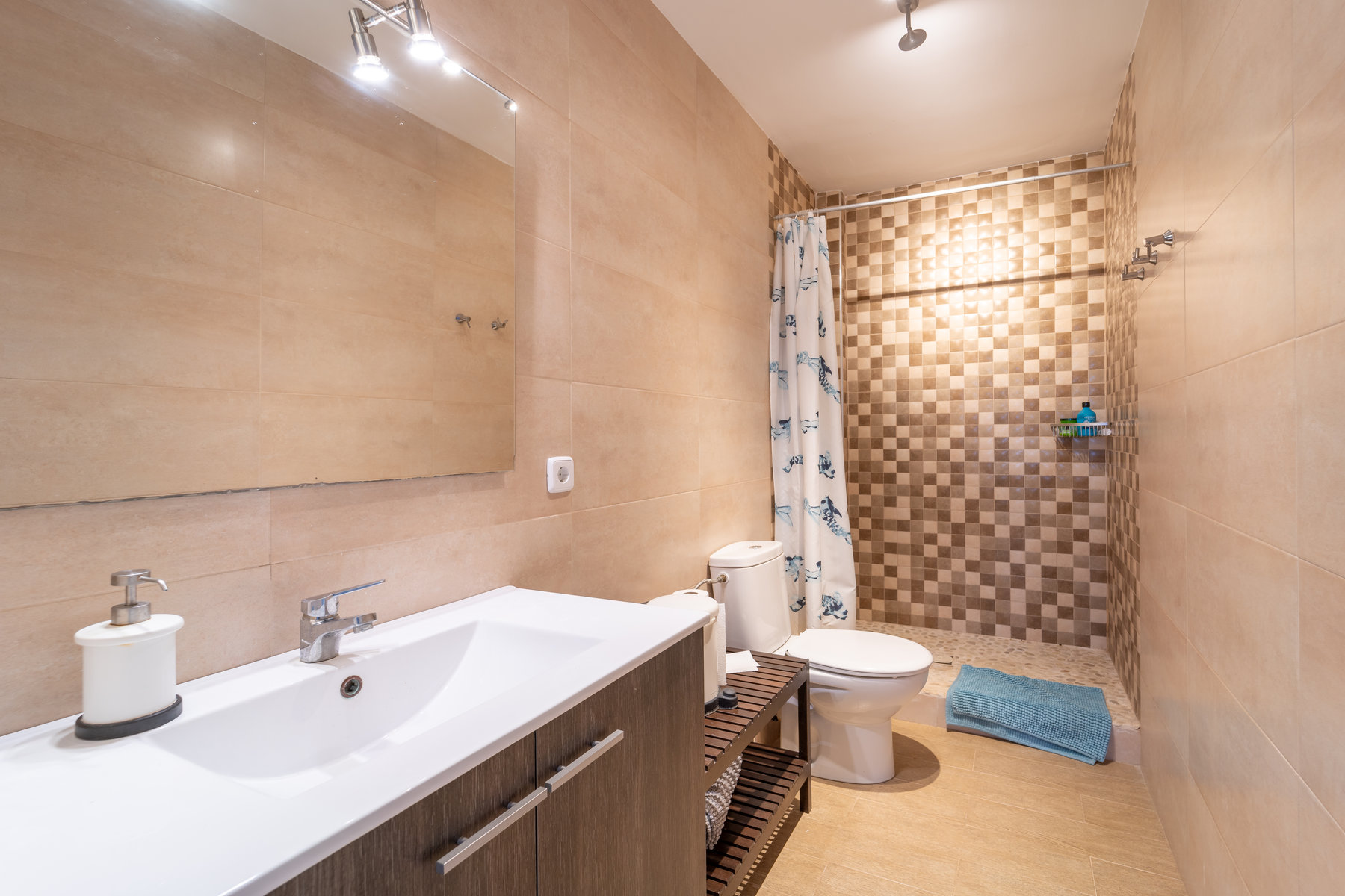 1426-Bright-renovated-apartment-for-sale-with-balcony-in-Colonia-de-Sant-Jordi.-10.jpg Piso reformado con balcón en Colonia de Sant Jordi · 3 hab.