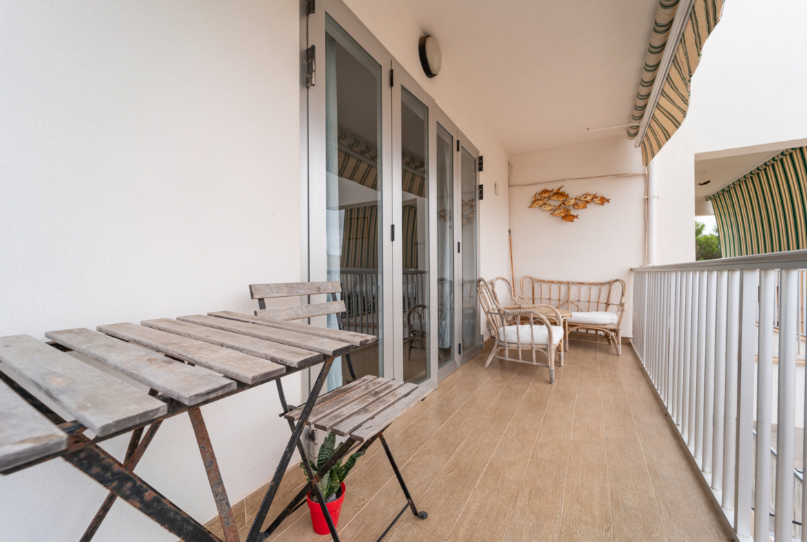 Piso reformado con balcón en Colonia de Sant Jordi · 3 hab.
