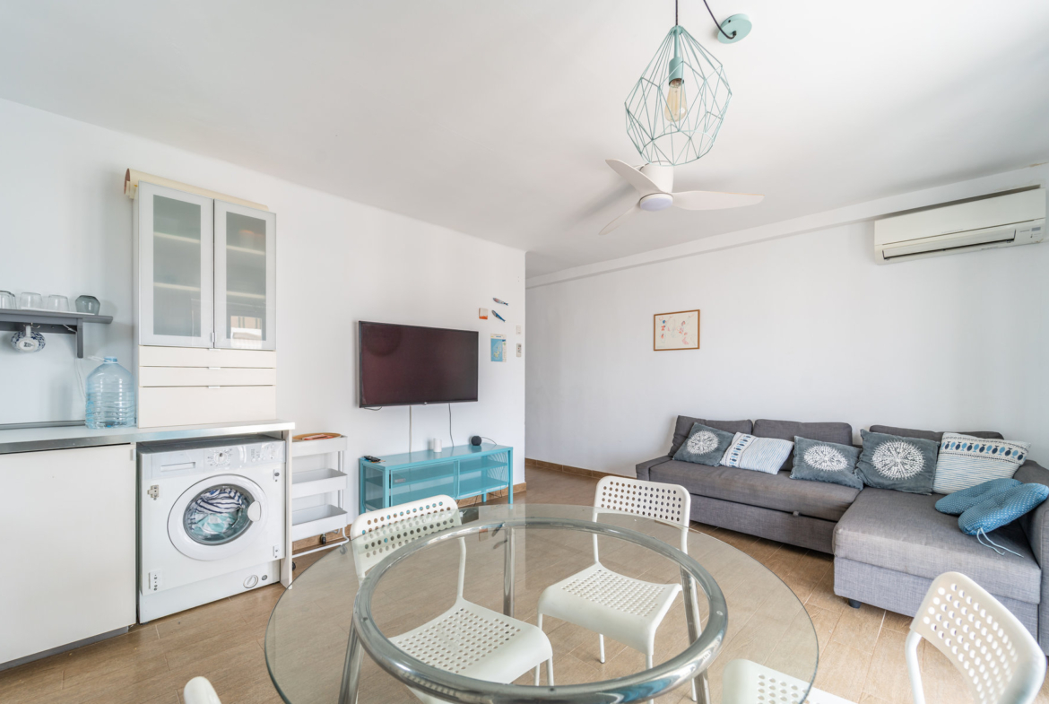 Piso reformado con balcón en Colonia de Sant Jordi · 3 hab.