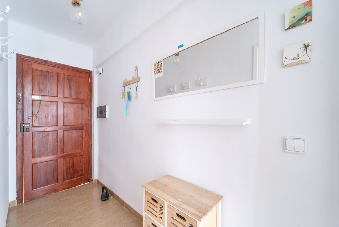 Piso reformado con balcón en Colonia de Sant Jordi · 3 hab.