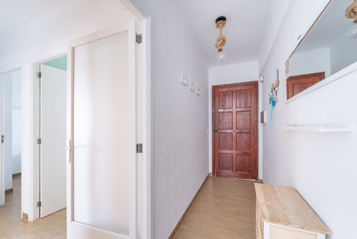 Piso reformado con balcón en Colonia de Sant Jordi · 3 hab.