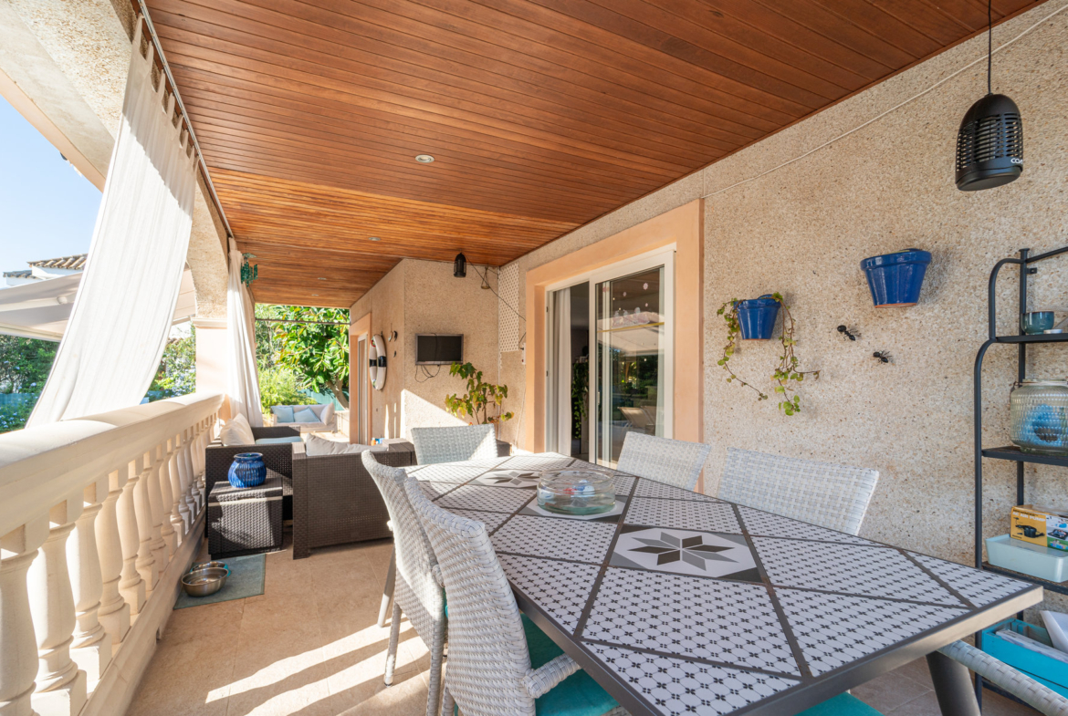 Chalet con piscina y vistas al mar en Ciudad Jardín, Palma — 261 m², 5 dorm., 3 plantas