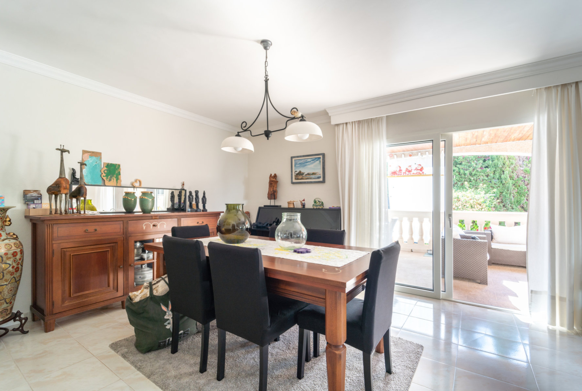 Chalet con piscina y vistas al mar en Ciudad Jardín, Palma — 261 m², 5 dorm., 3 plantas