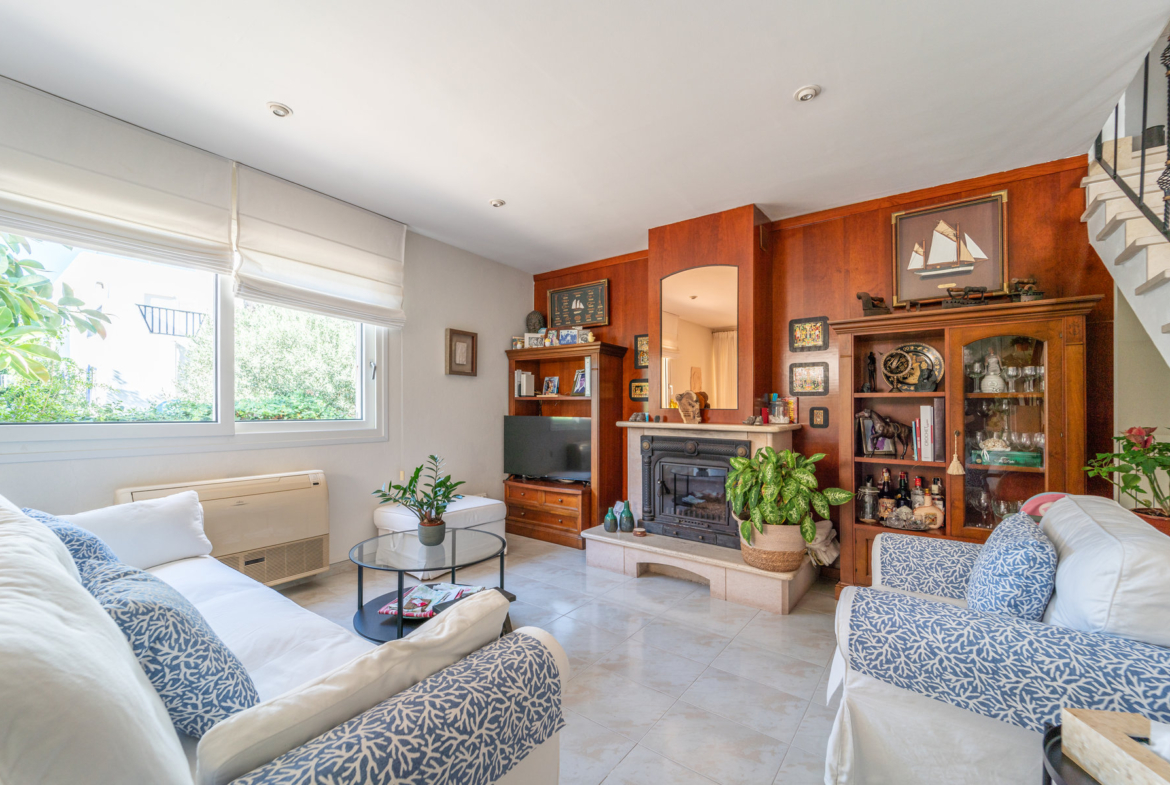 Chalet con piscina y vistas al mar en Ciudad Jardín, Palma — 261 m², 5 dorm., 3 plantas