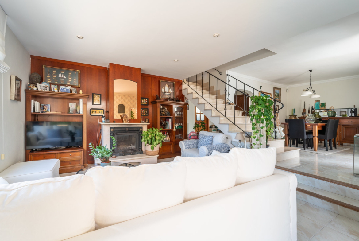 Chalet con piscina y vistas al mar en Ciudad Jardín, Palma — 261 m², 5 dorm., 3 plantas
