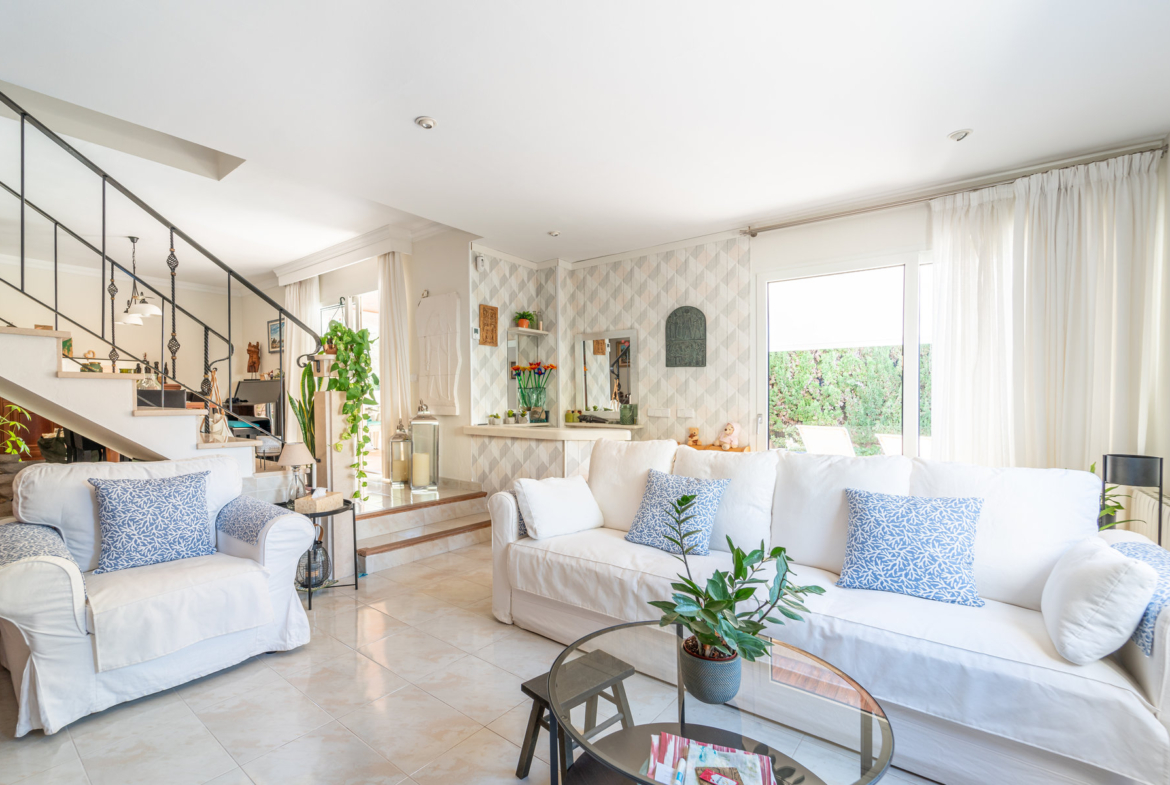 Chalet con piscina y vistas al mar en Ciudad Jardín, Palma — 261 m², 5 dorm., 3 plantas
