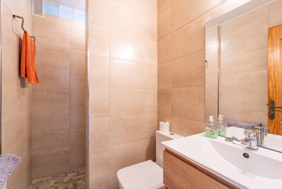 Chalet con piscina y vistas al mar en Ciudad Jardín, Palma — 261 m², 5 dorm., 3 plantas