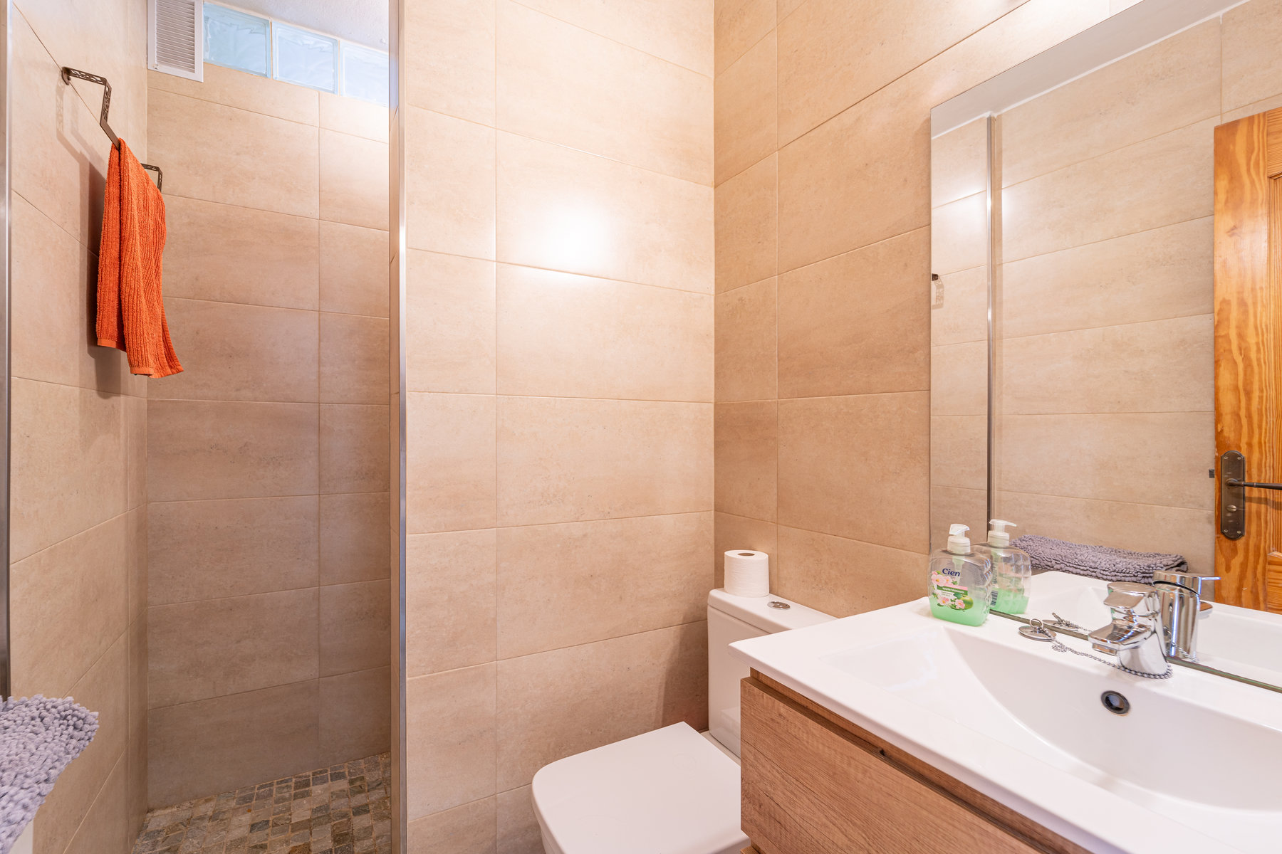 1427-Amazing-villa-for-sale-with-swimming-pool-next-to-the-sea-in-Ciudad-Jardin-Palma.25.jpg Chalet con piscina y vistas al mar en Ciudad Jardín, Palma — 261 m², 5 dorm., 3 plantas
