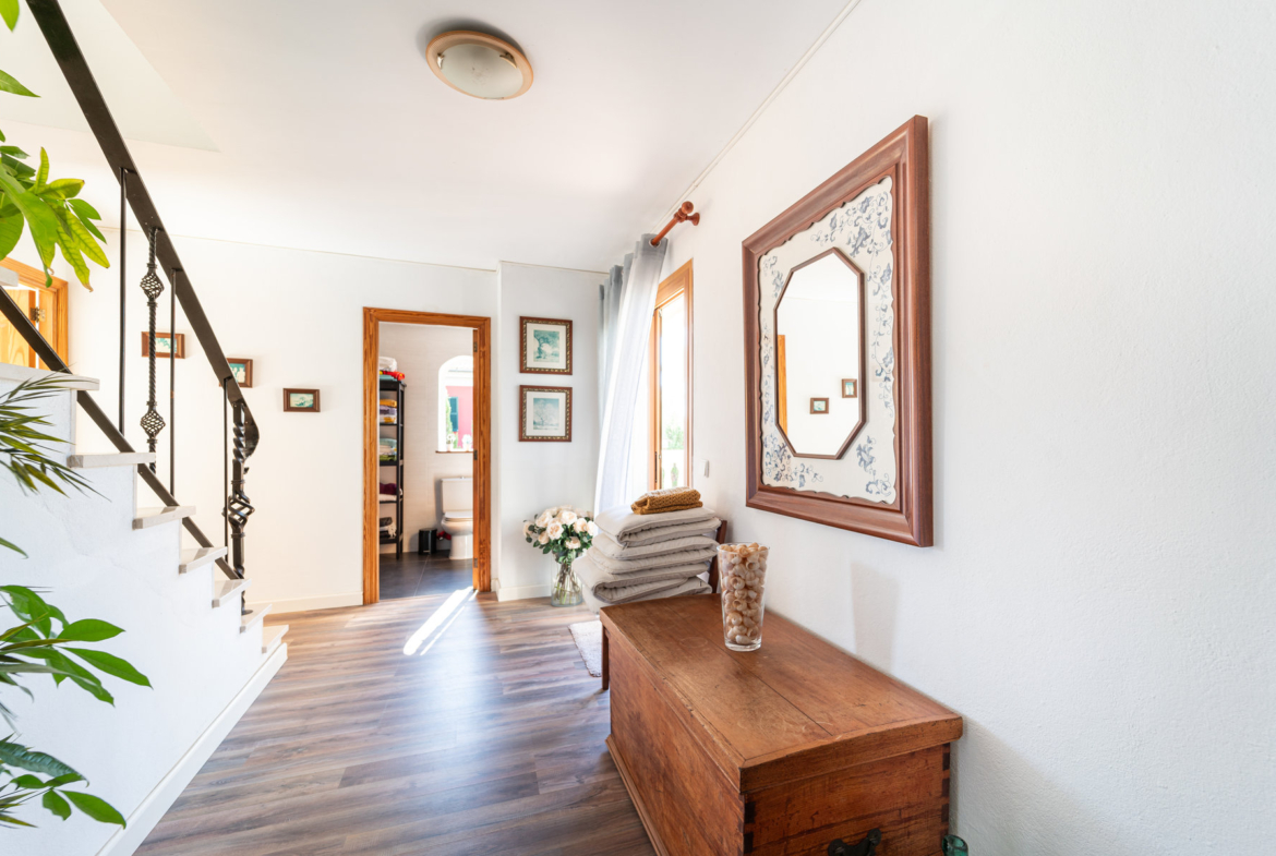 Chalet con piscina y vistas al mar en Ciudad Jardín, Palma — 261 m², 5 dorm., 3 plantas