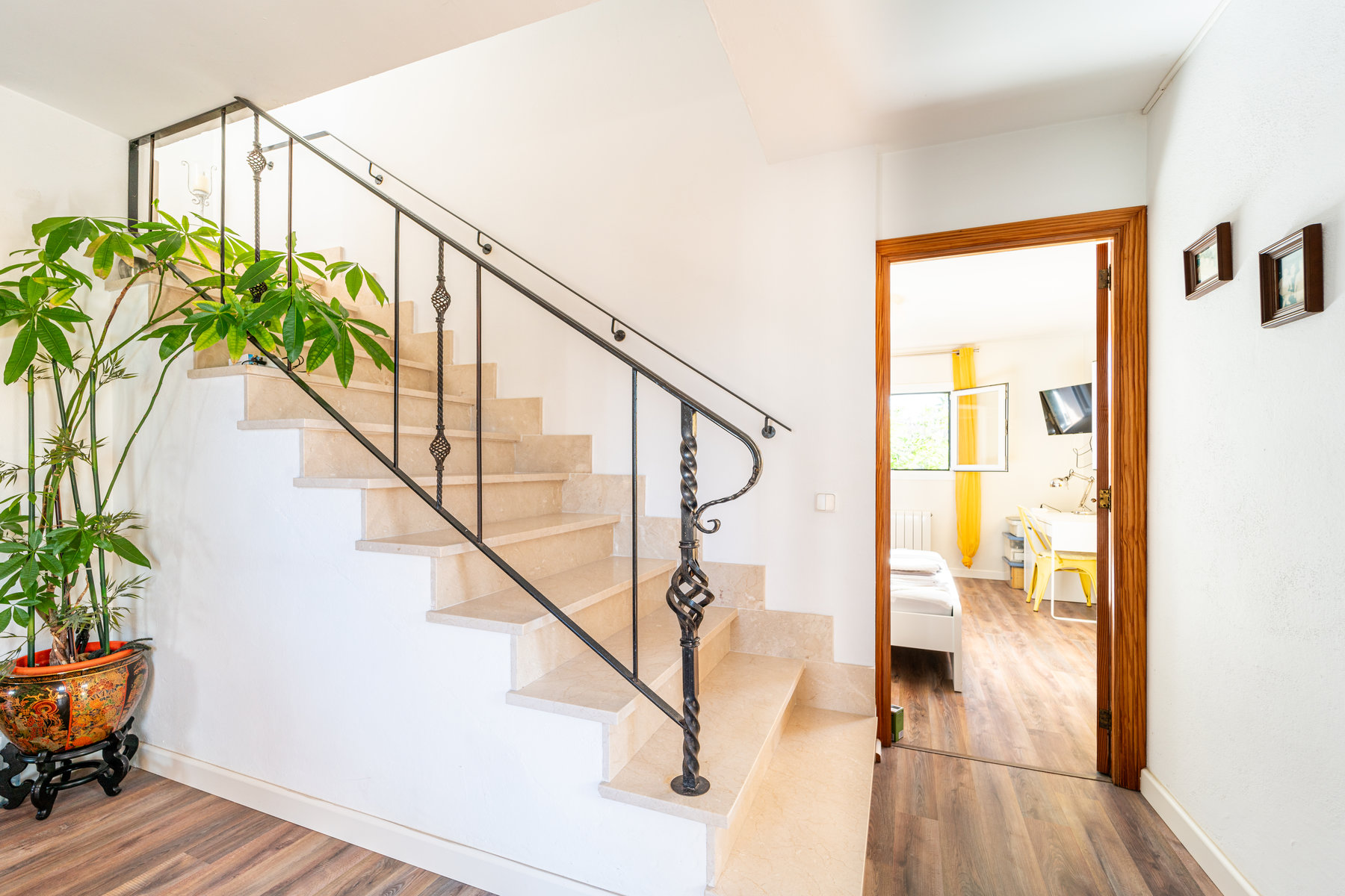 1427-Amazing-villa-for-sale-with-swimming-pool-next-to-the-sea-in-Ciudad-Jardin-Palma.31.jpg Chalet con piscina y vistas al mar en Ciudad Jardín, Palma — 261 m², 5 dorm., 3 plantas
