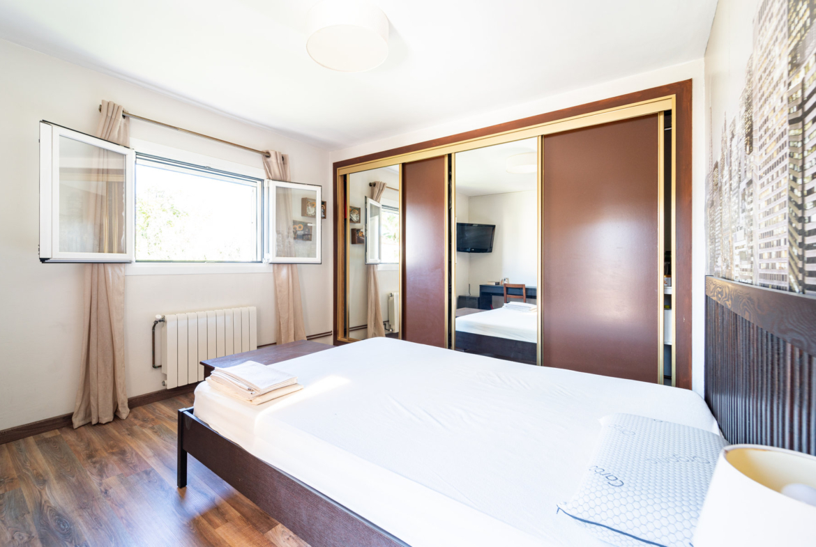 Chalet con piscina y vistas al mar en Ciudad Jardín, Palma — 261 m², 5 dorm., 3 plantas