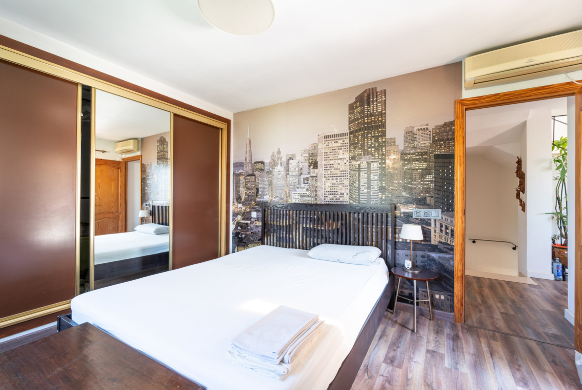 Chalet con piscina y vistas al mar en Ciudad Jardín, Palma — 261 m², 5 dorm., 3 plantas