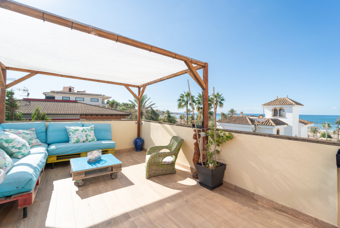 Chalet con piscina y vistas al mar en Ciudad Jardín, Palma — 261 m², 5 dorm., 3 plantas
