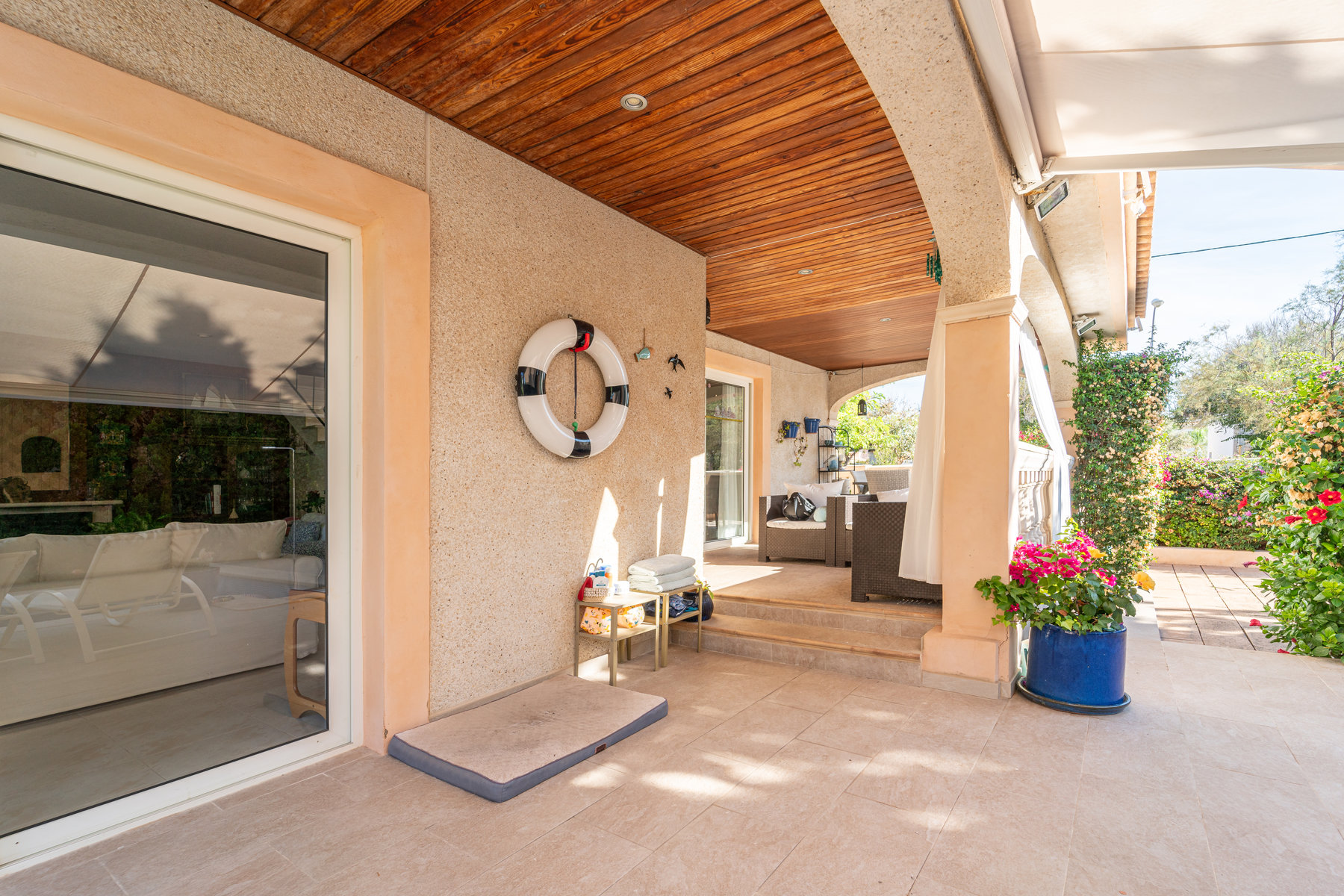 1427-Amazing-villa-for-sale-with-swimming-pool-next-to-the-sea-in-Ciudad-Jardin-Palma.6.jpg Chalet con piscina y vistas al mar en Ciudad Jardín, Palma — 261 m², 5 dorm., 3 plantas
