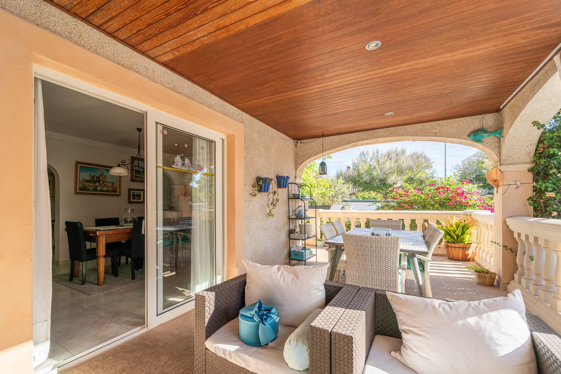 1427-Amazing-villa-for-sale-with-swimming-pool-next-to-the-sea-in-Ciudad-Jardin-Palma.7.jpg Chalet con piscina y vistas al mar en Ciudad Jardín, Palma — 261 m², 5 dorm., 3 plantas