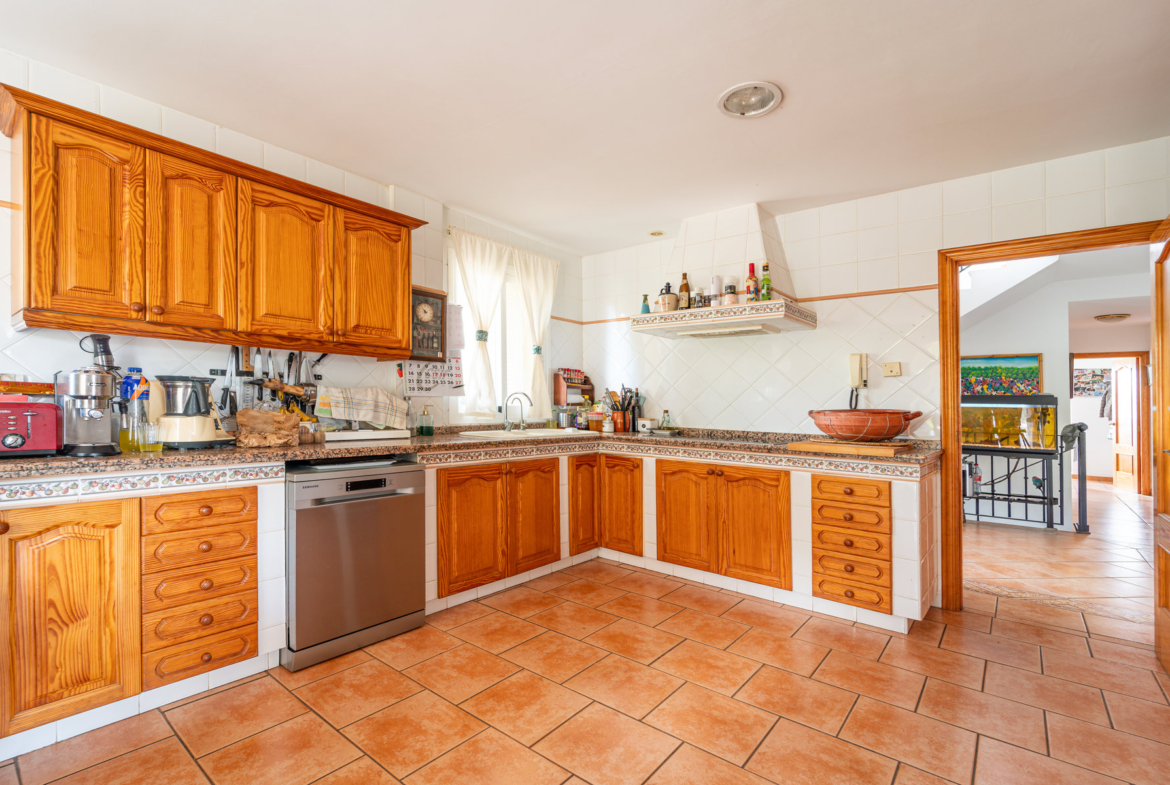 Casa de campo con vistas al mar en Colonia de Sant Jordi — 307 m², 5 dorm., piscina salada 52 m²