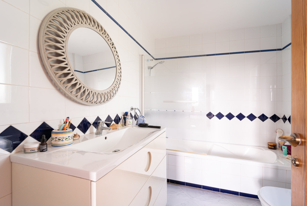 Casa de campo con vistas al mar en Colonia de Sant Jordi — 307 m², 5 dorm., piscina salada 52 m²