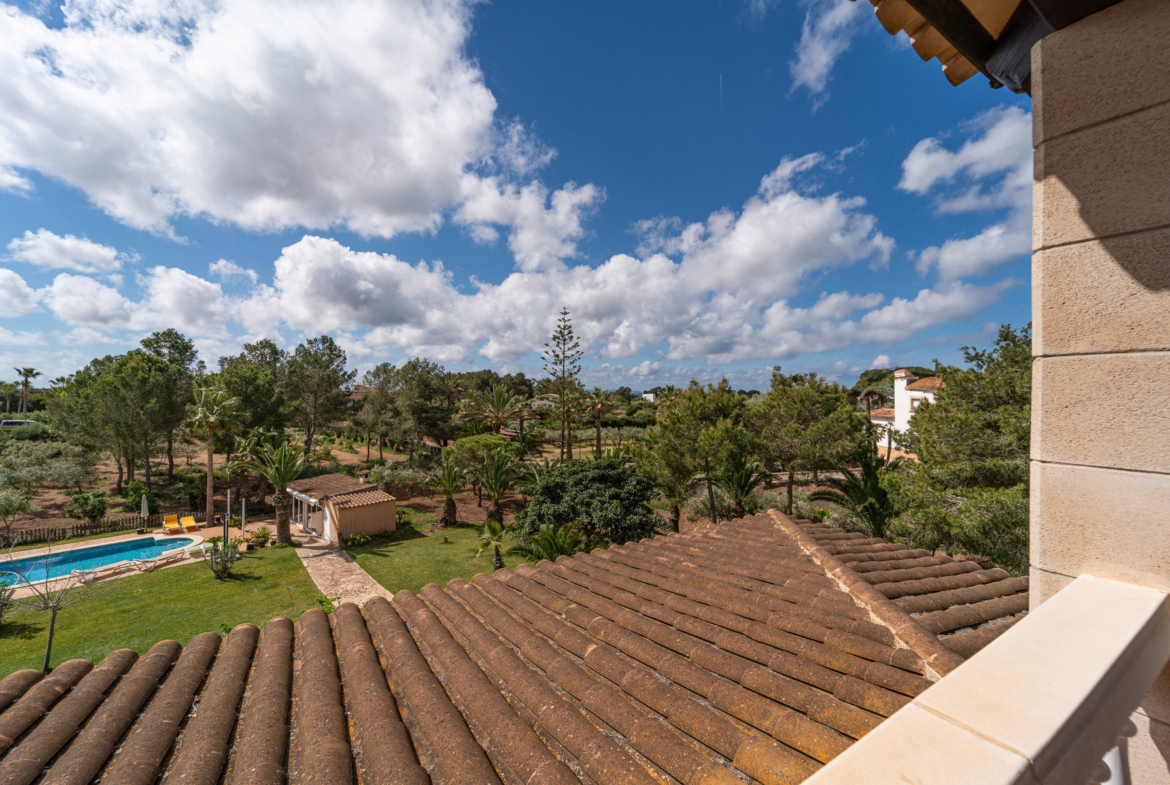 Casa de campo con vistas al mar en Colonia de Sant Jordi — 307 m², 5 dorm., piscina salada 52 m²