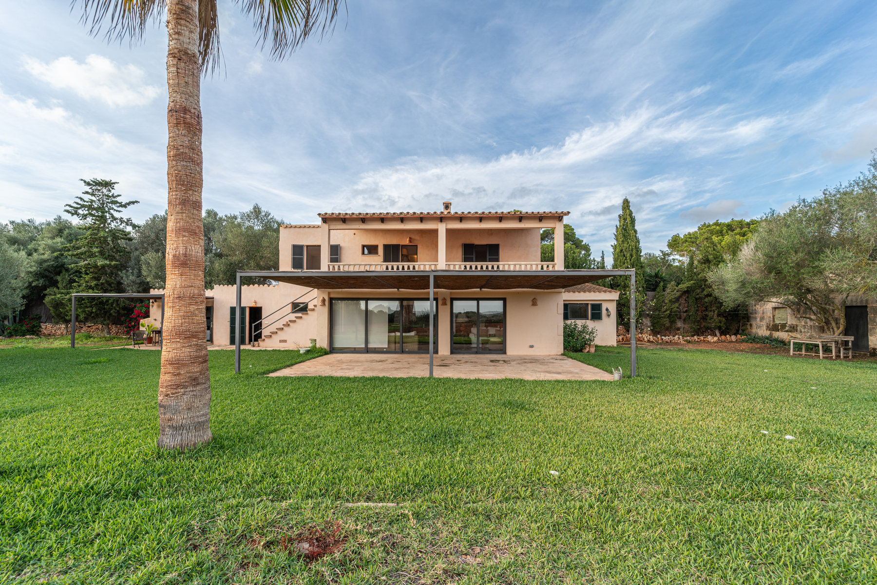 Finca con piscina en molino histórico junto a Ses Salines — 331 m², 15.100 m², año 2017