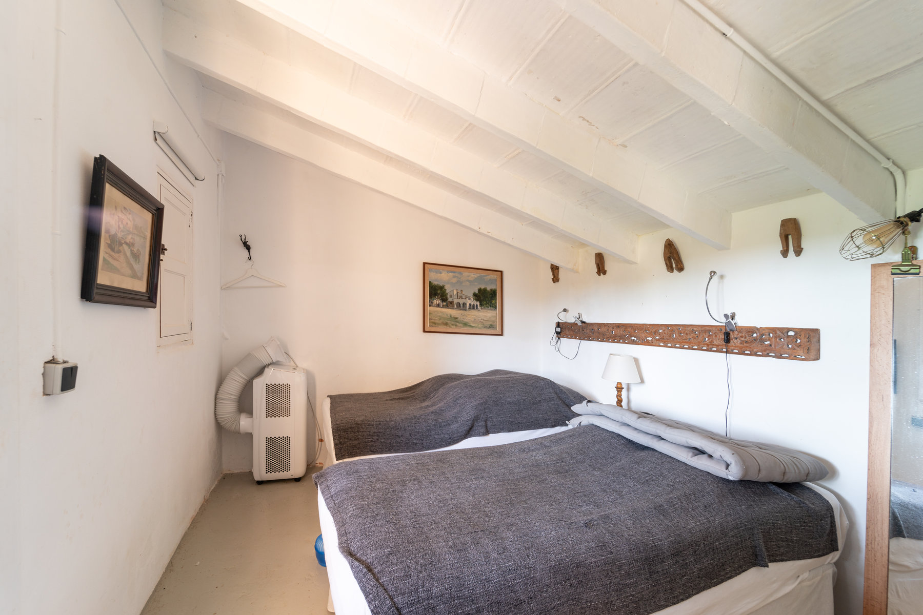 Finca con piscina en molino histórico junto a Ses Salines — 331 m², 15.100 m², año 2017