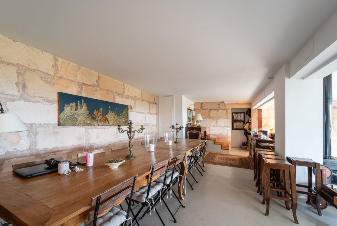 Finca con piscina en molino histórico junto a Ses Salines — 331 m², 15.100 m², año 2017
