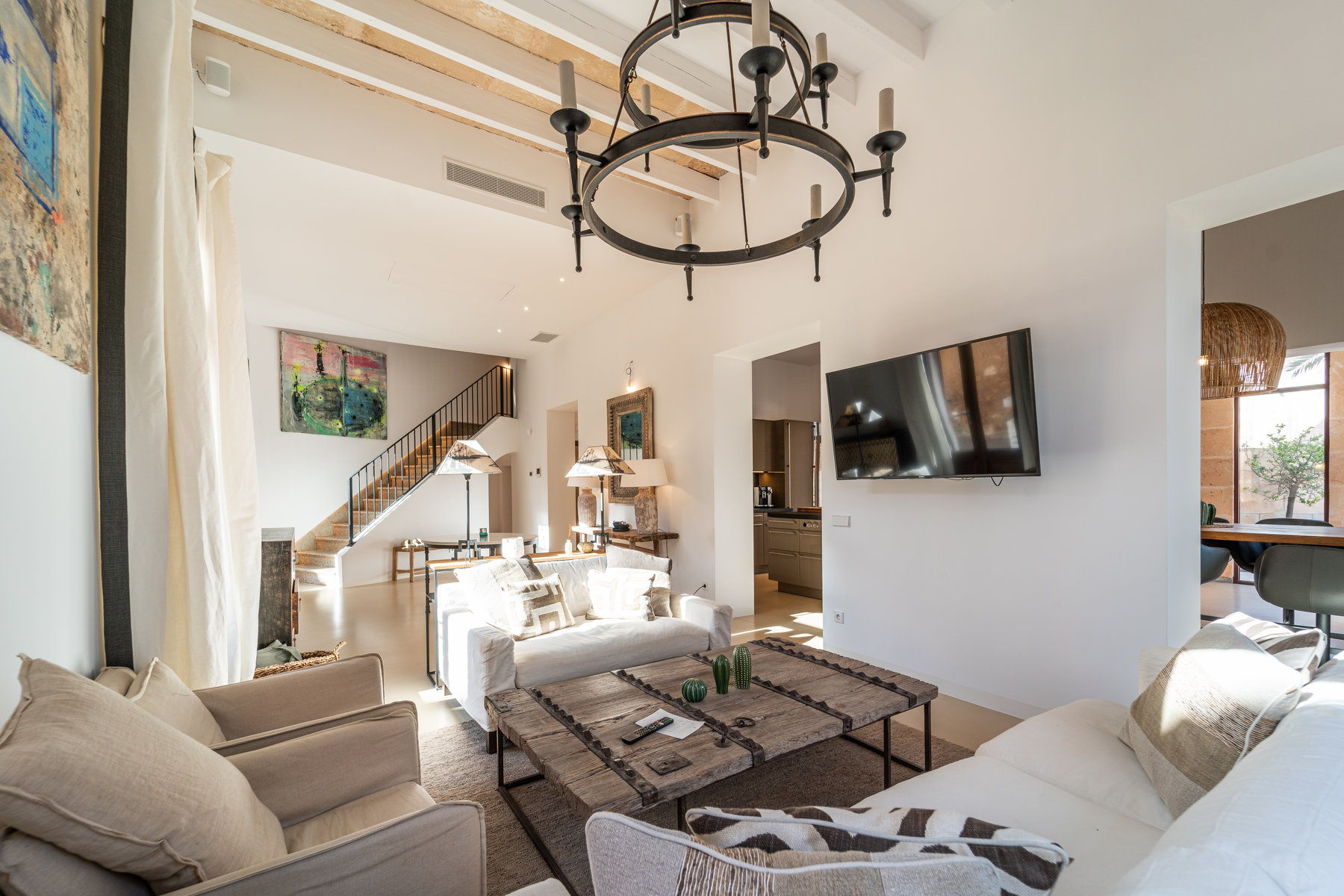 1440-Beautifil-town-house-for-sale-in-Ses-Salines-_LWP2439.jpg Casa de pueblo con piscina y vistas al mar en Ses Salines — 299 m², 5 suites, terraza solárium