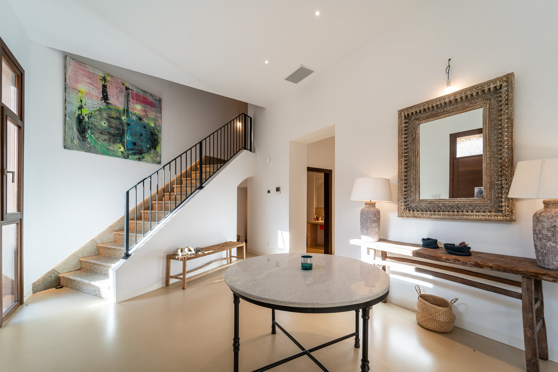 1440-Beautifil-town-house-for-sale-in-Ses-Salines-_LWP2451.jpg Casa de pueblo con piscina y vistas al mar en Ses Salines — 299 m², 5 suites, terraza solárium