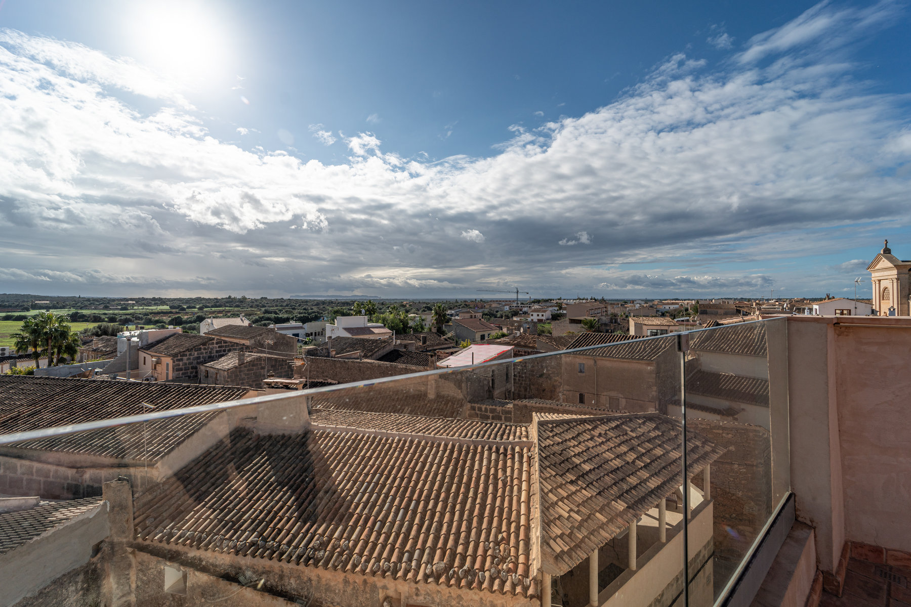 1440-Beautifil-town-house-for-sale-in-Ses-Salines-_LWP2478.jpg Casa de pueblo con piscina y vistas al mar en Ses Salines — 299 m², 5 suites, terraza solárium