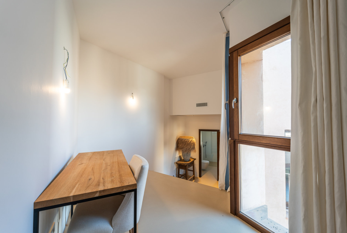 Casa de pueblo con piscina y vistas al mar en Ses Salines — 299 m², 5 suites, terraza solárium