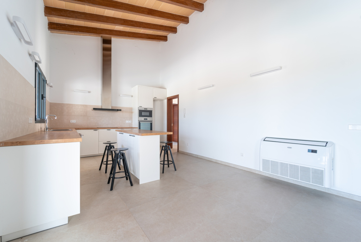 Country House with Pool for Rent in Ses Salines