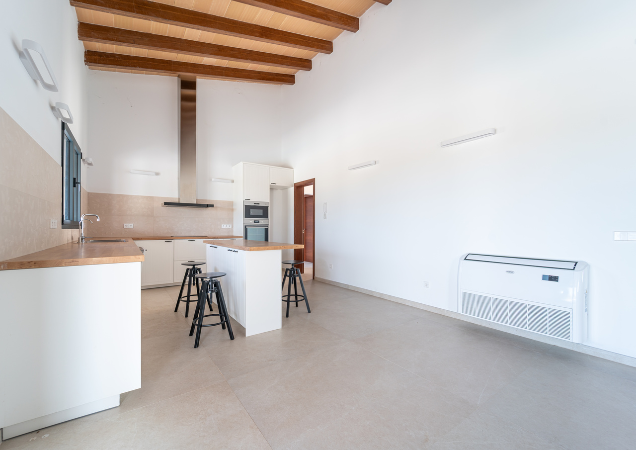 Country House with Pool for Rent in Ses Salines