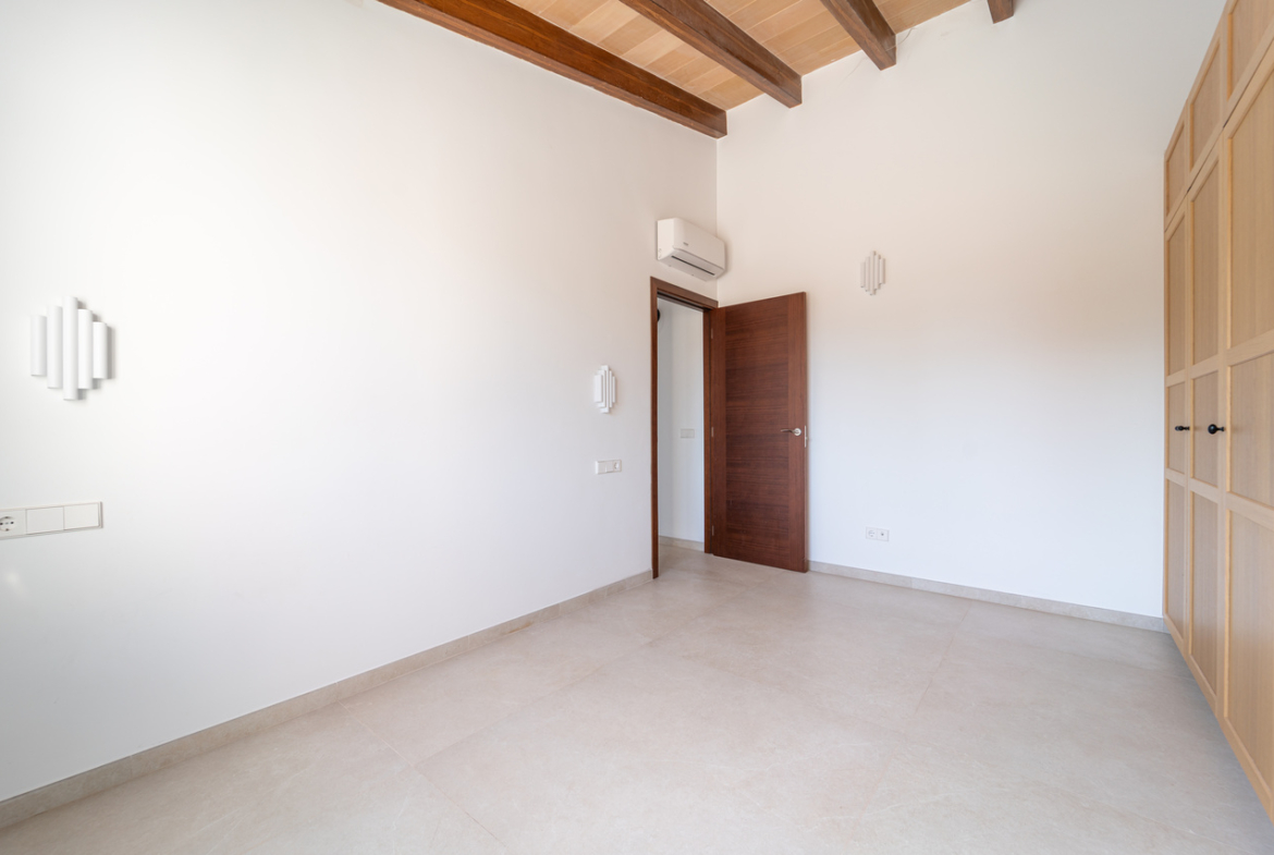Country House with Pool for Rent in Ses Salines