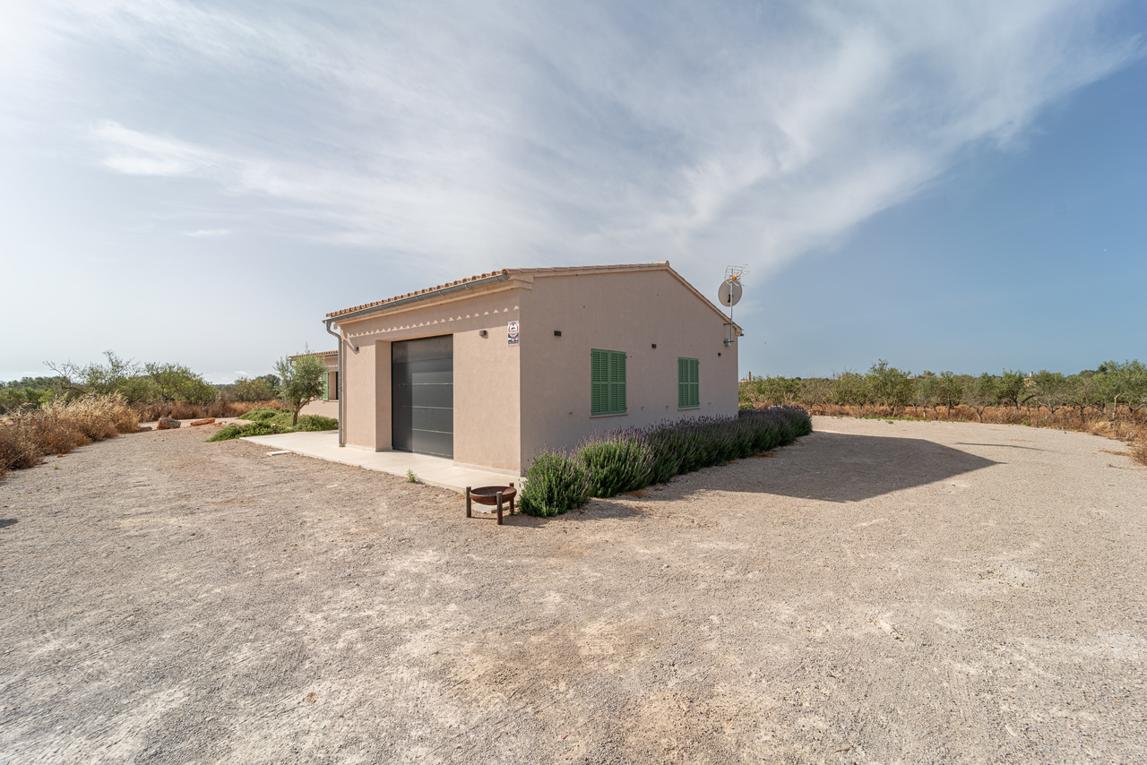 Country House with Pool for Rent in Ses Salines