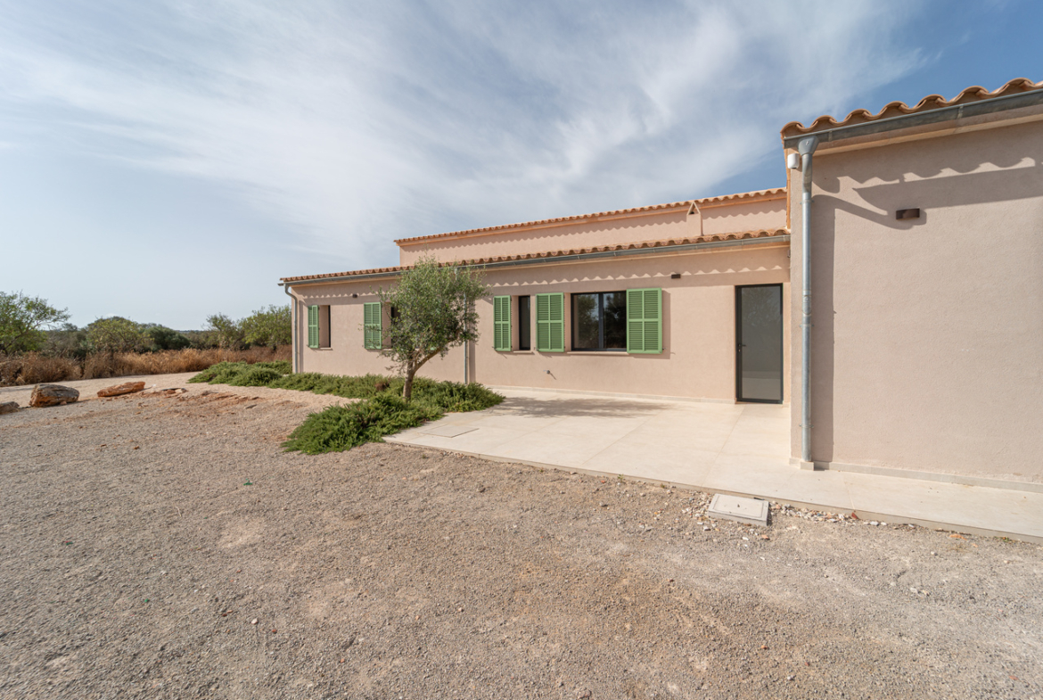 Country House with Pool for Rent in Ses Salines