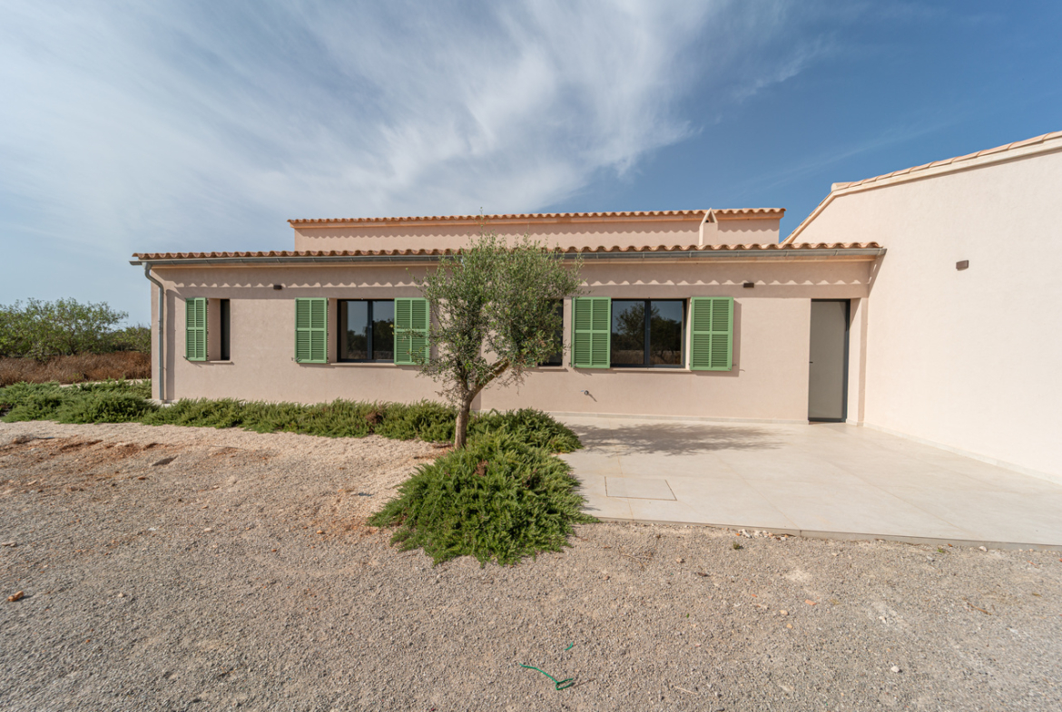 Country House with Pool for Rent in Ses Salines