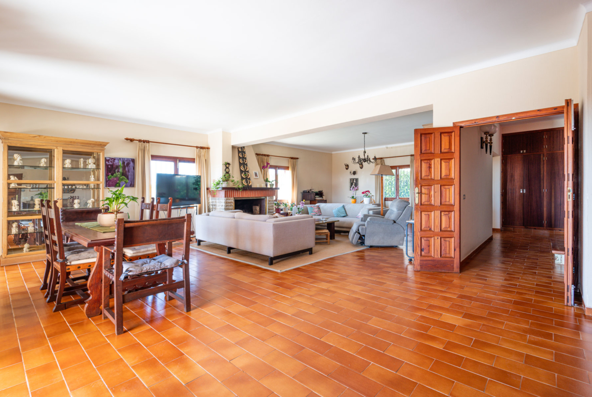 Casa con vistas al mar en Ses Salines: 418 m², 7 hab. y piscina