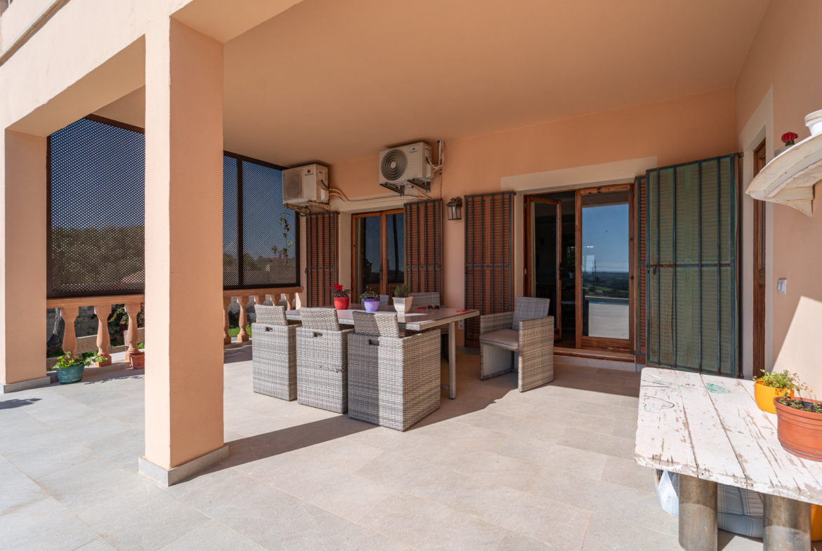 Casa con vistas al mar en Ses Salines: 418 m², 7 hab. y piscina