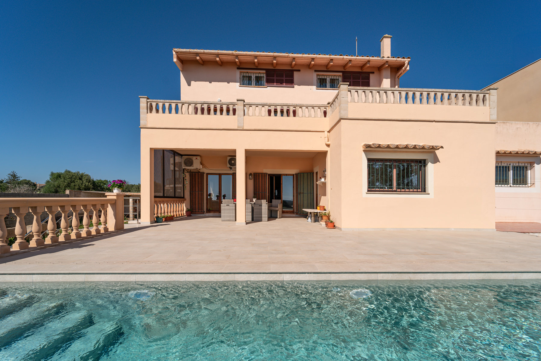 Casa con vistas al mar en Ses Salines: 418 m², 7 hab. y piscina