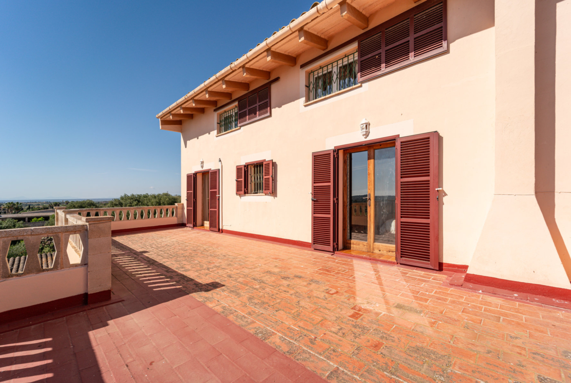 Casa con vistas al mar en Ses Salines: 418 m², 7 hab. y piscina